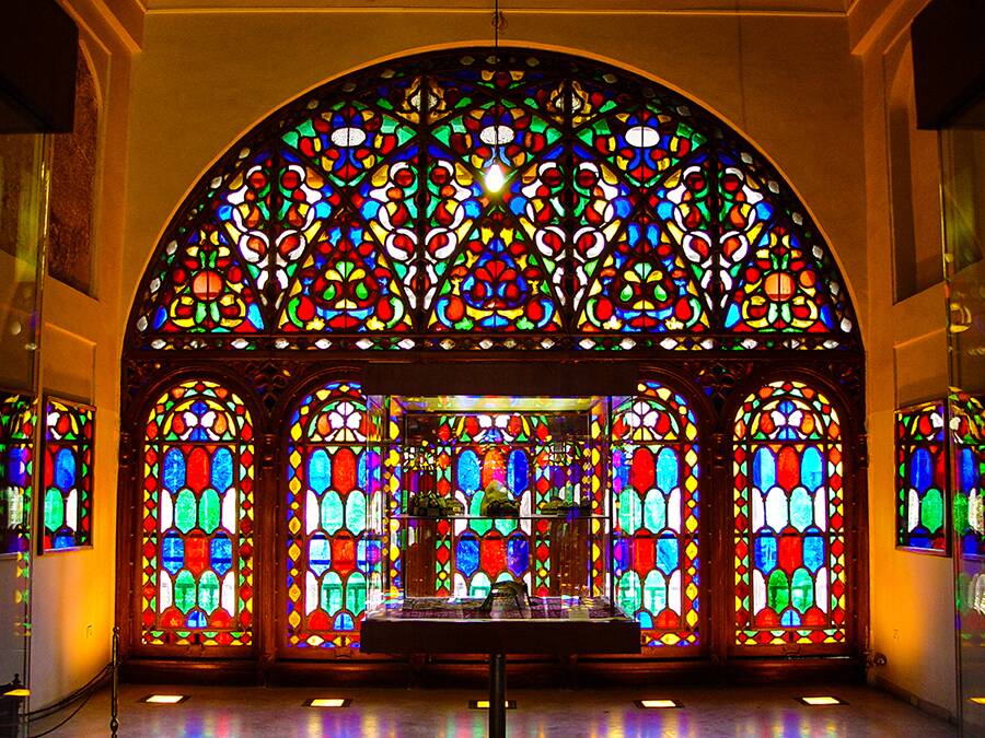 مدينة قزوين
قصر چهل ستون
كنيسة كانتور
إمام زاده