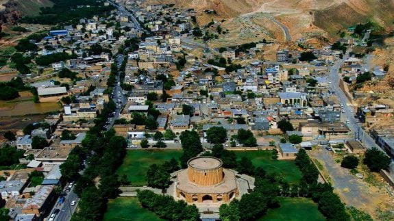 كاشان ( منزل العباسي و حديقة فين و منزل احسان التاريخي و متحف اللعب والسرادقات)