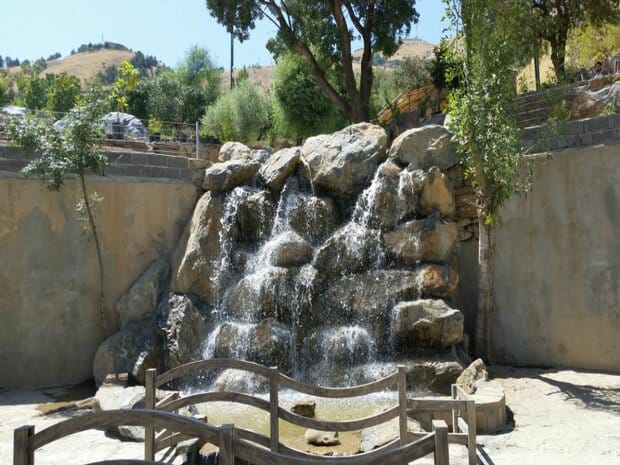 سنندج (قصر سالار سعید و قصر خسرو آباد و قصر عاصف وزیري و سوق سنندج و مجمع ابیدر بازک الترفیهي)