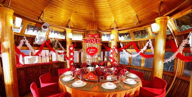 طرقبه (مطعم تشریفات و ترفیهات طرقبه و نهر طرقبه و حدیقة غابة وکیل آباد و منتزه کمر مقبوله)