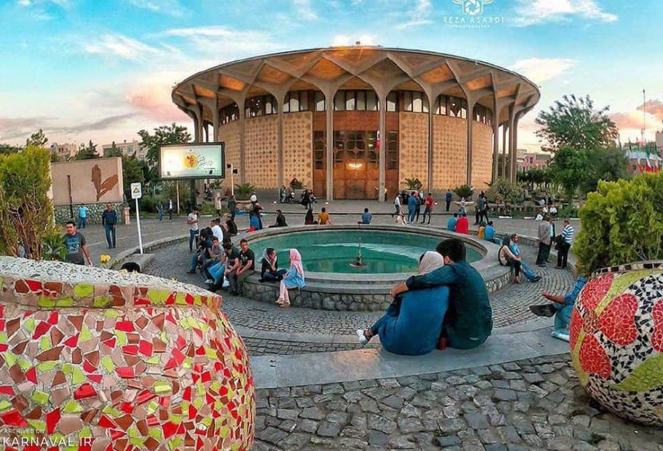 طهران (حديقة المياه والنار ، جسر الطبيعة ، گلابدره ، حديقة متحف نگارستان ، مسرح المدينة)