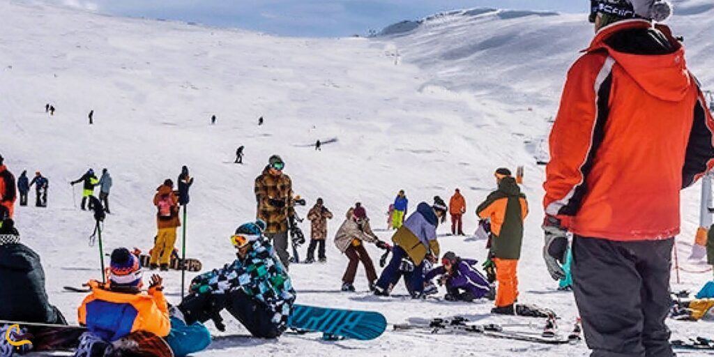 اراک (بحيرة میقان ، قبر أغا نور الدين العراقي ، مجمع گلستان التجاري ، منتجع شازند للتزلج)