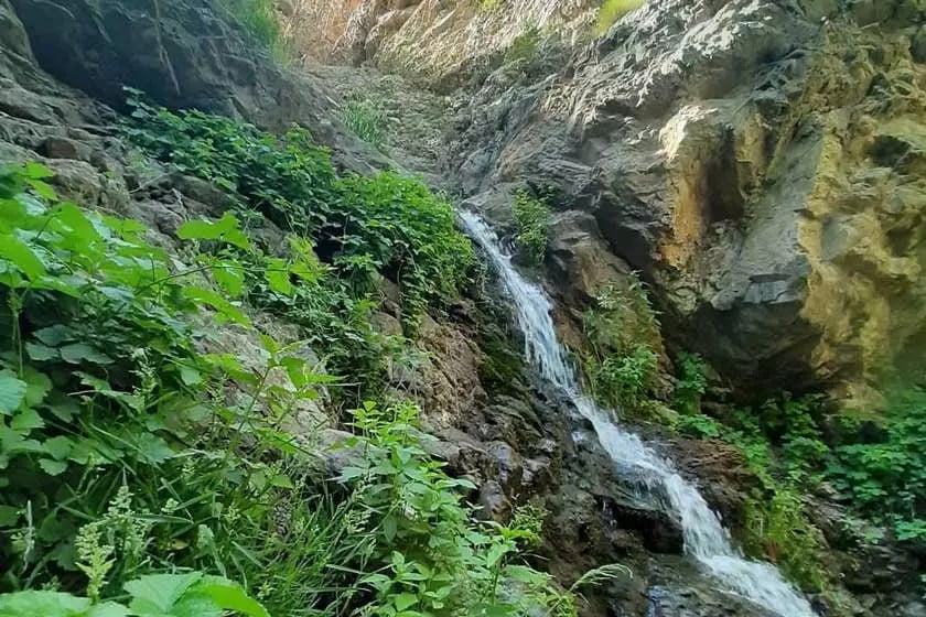 طهران (حديقة المياه والنار ، جسر الطبيعة ، گلابدره ، حديقة متحف نگارستان ، مسرح المدينة)